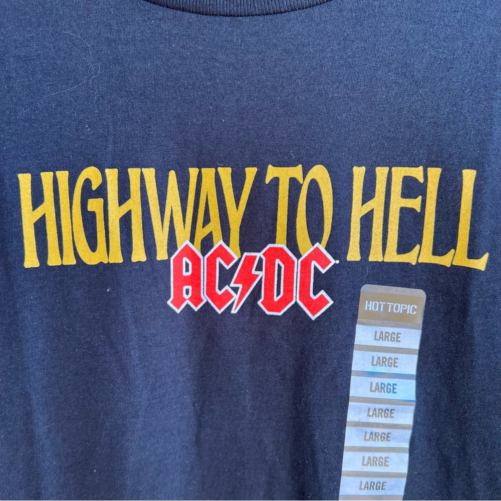 🍒💣 AC/DC band t-shirt